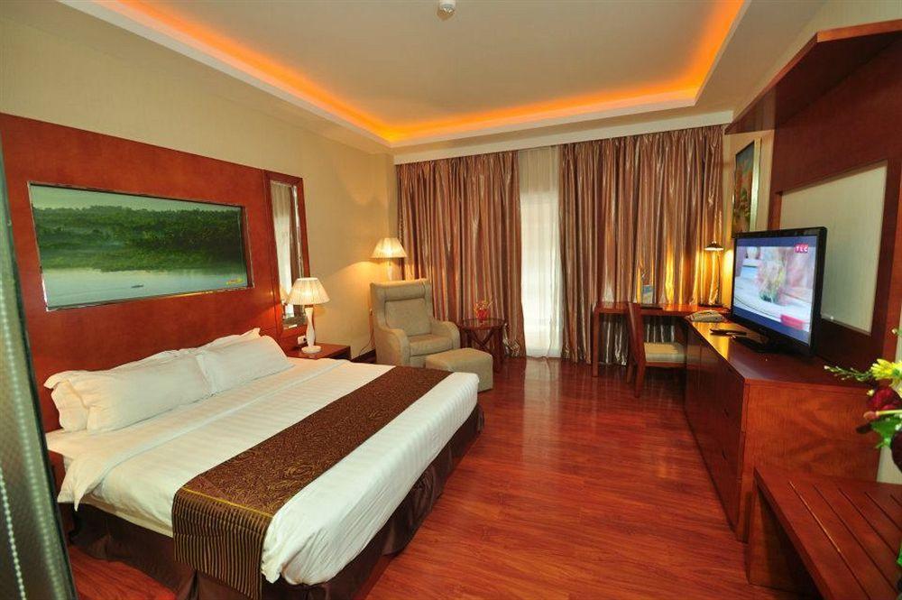 Sunlight Hotel Puerto Princesa Bagian luar foto