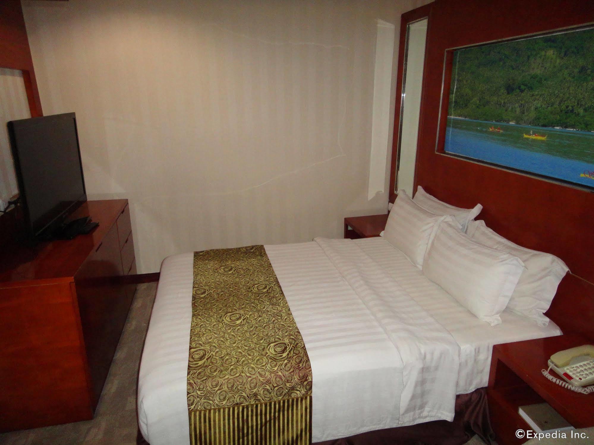 Sunlight Hotel Puerto Princesa Bagian luar foto